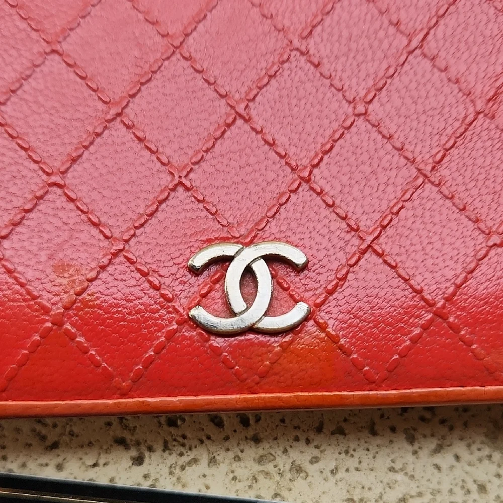 CHANEL Red Quilted Leather Wallet - Picture 6 of 15